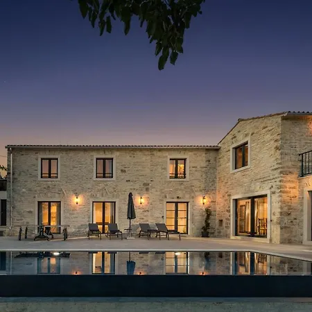La Vinella With Heated Pool Villa