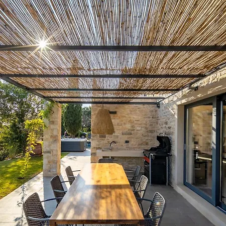 Villa La Vinella With Heated Pool *
