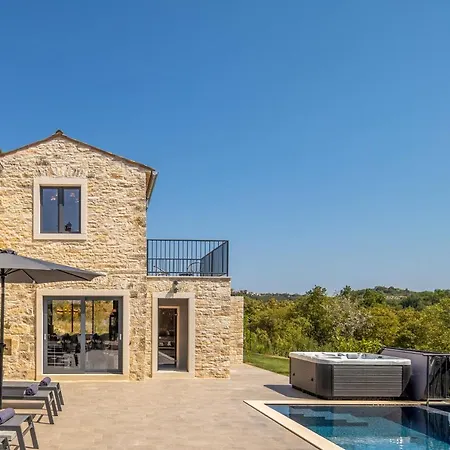 La Vinella With Heated Pool
